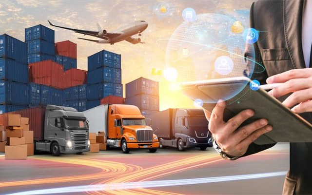 Supply chain coordination and customs documentation